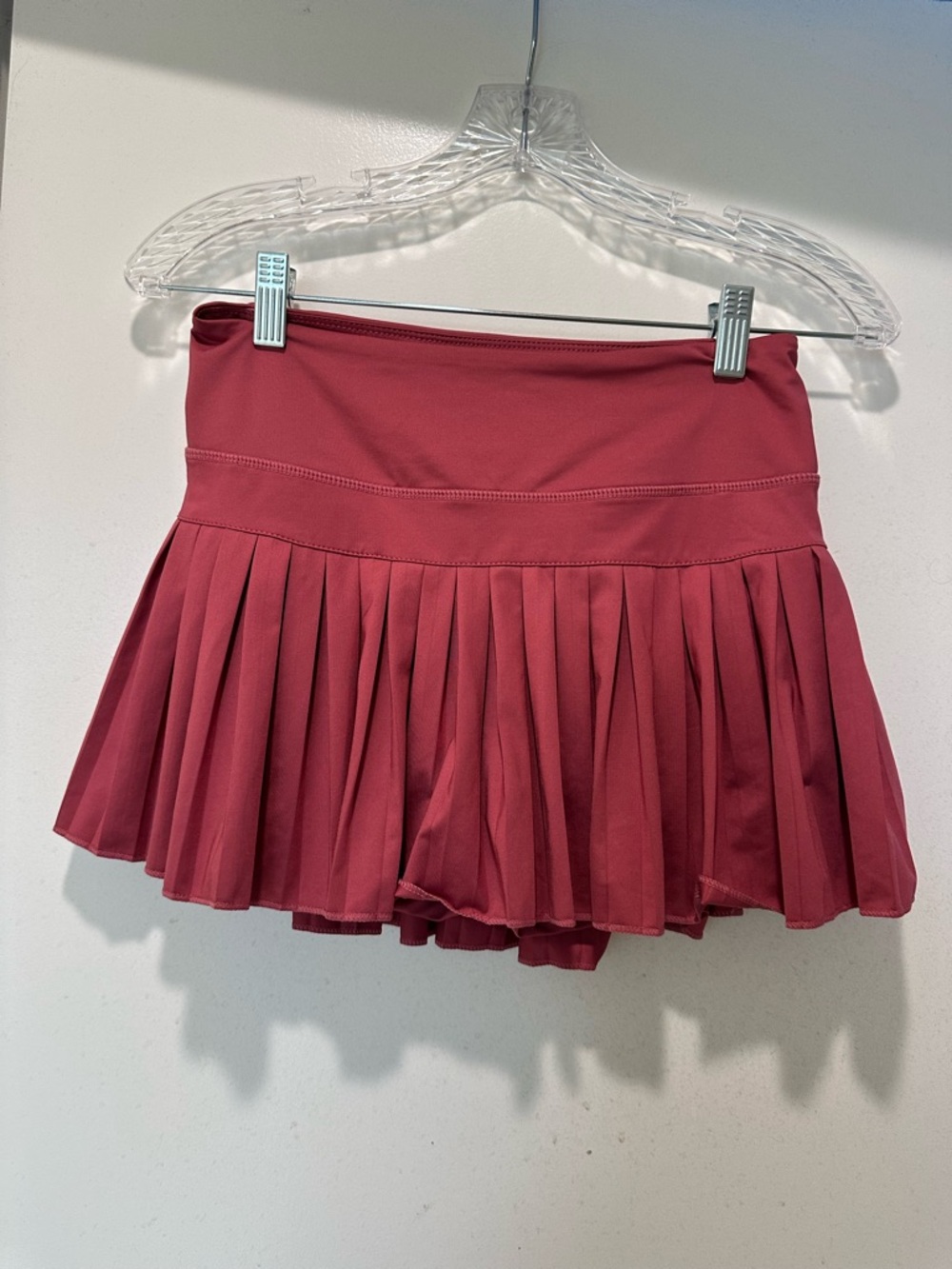 Goldhinge Raspberry Pleated Tennis Skirt with Built-In Shorts Skort Size Medium